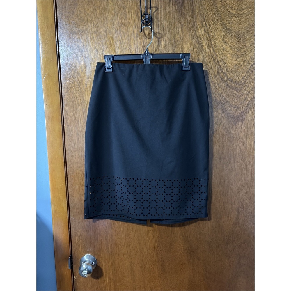 New York & Company Keyhole Trim Black Pencil Skirt Size 6 Stretch Knee Length